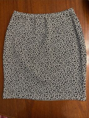 St. John Grey & White Animal-Print Knit Pencil Skirt